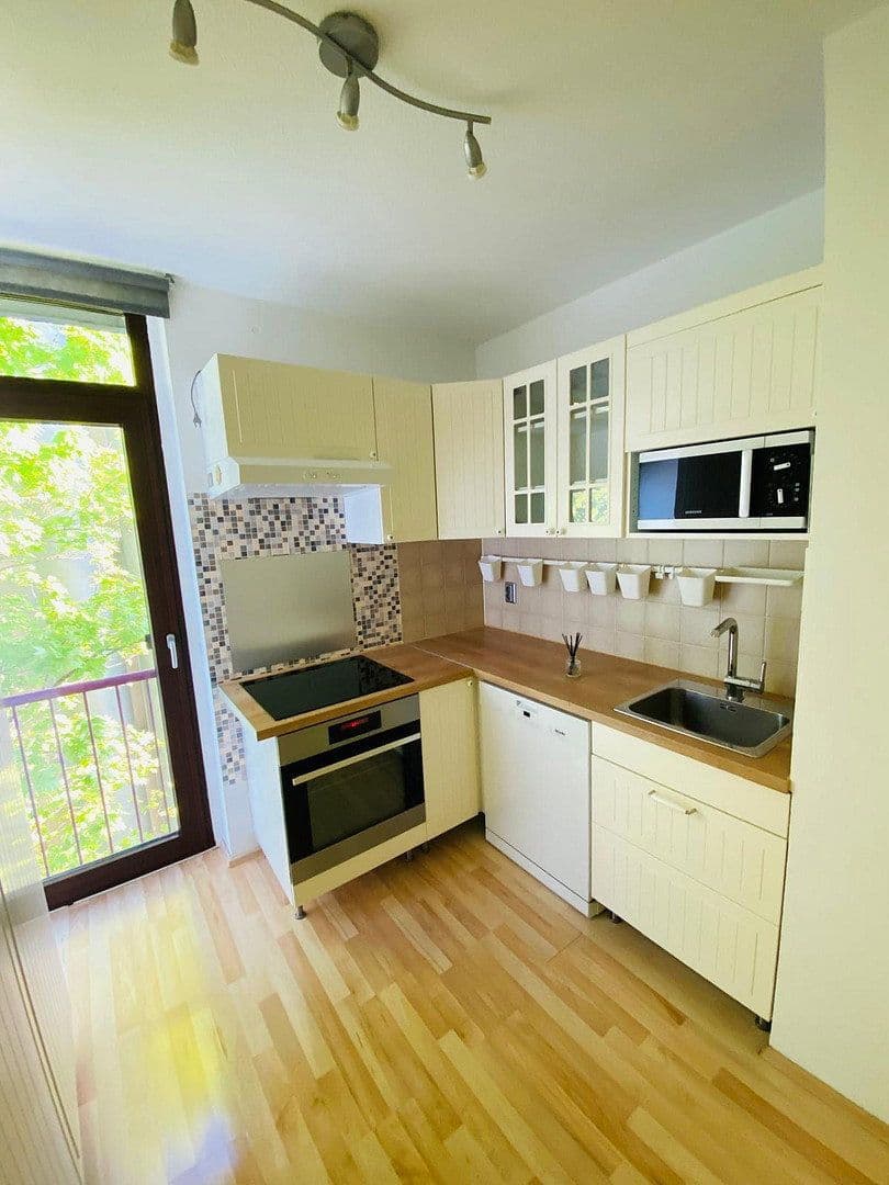 Prenájom bytu 3-izbový 89 m², Johanneskirchner Straße 138, München, Bavorsko Prenájom bytu 3-izbový 89 m², Johanneskirchner Straße 138, München, Bavorsko