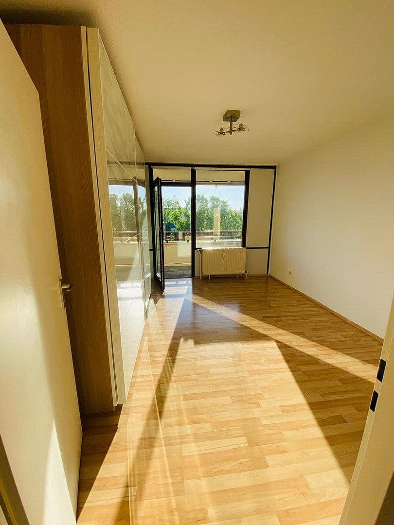 Prenájom bytu 3-izbový 89 m², Johanneskirchner Straße 138, München, Bavorsko Prenájom bytu 3-izbový 89 m², Johanneskirchner Straße 138, München, Bavorsko
