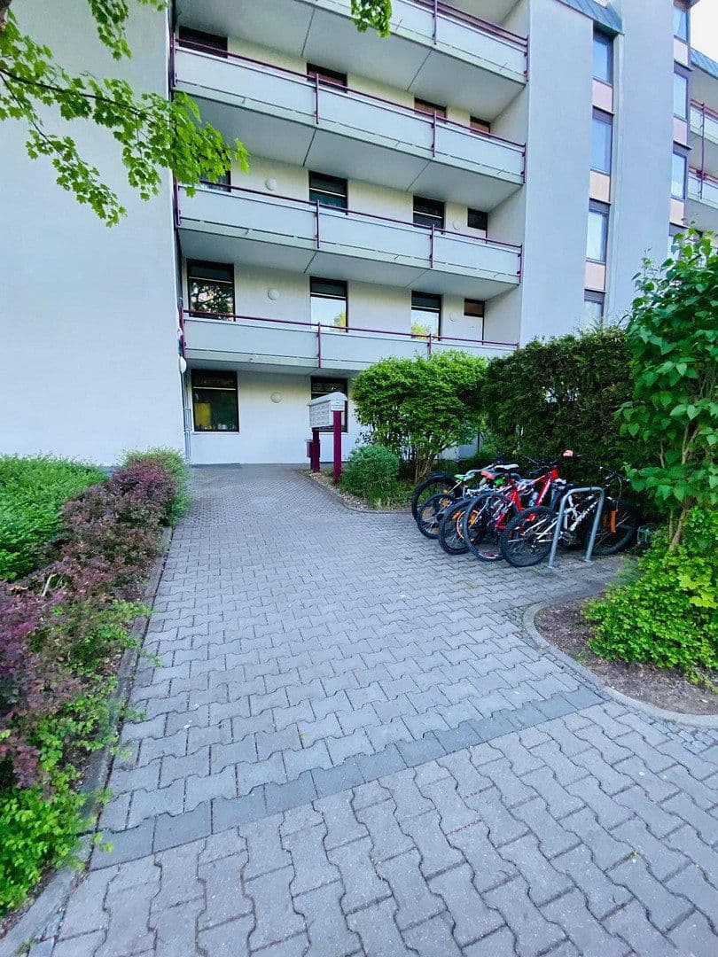 Prenájom bytu 3-izbový 89 m², Johanneskirchner Straße 138, München, Bavorsko Prenájom bytu 3-izbový 89 m², Johanneskirchner Straße 138, München, Bavorsko