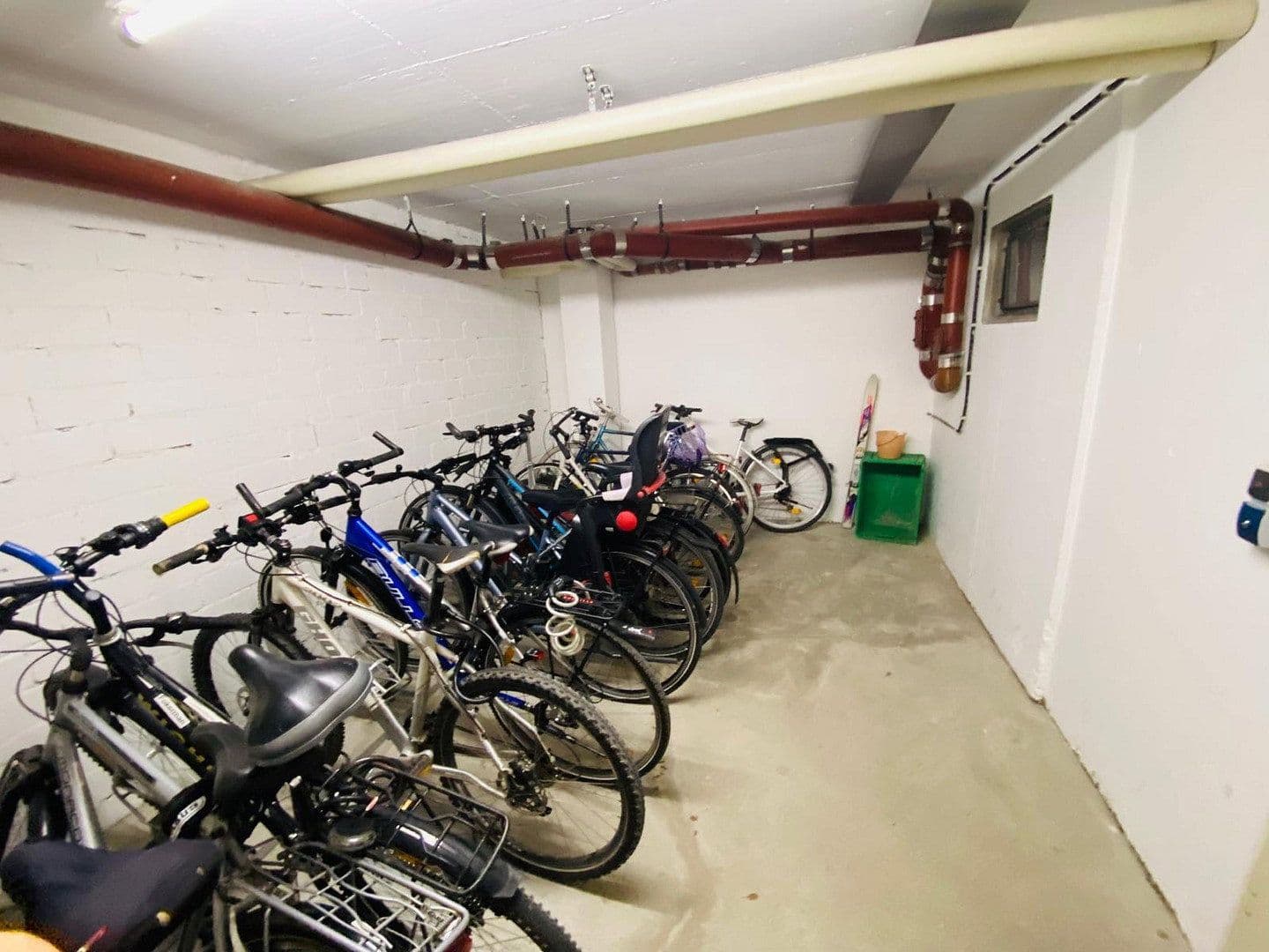 Prenájom bytu 3-izbový 89 m², Johanneskirchner Straße 138, München, Bavorsko Prenájom bytu 3-izbový 89 m², Johanneskirchner Straße 138, München, Bavorsko