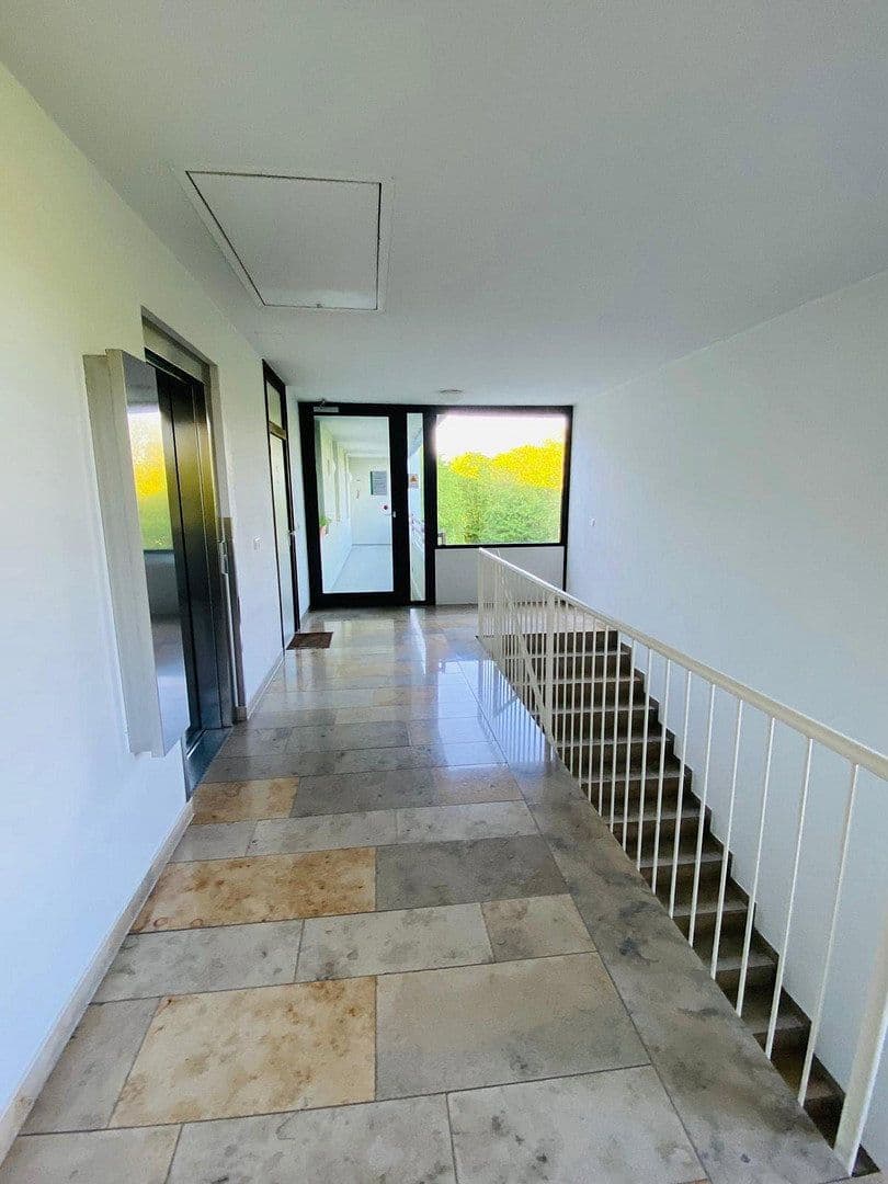 Prenájom bytu 3-izbový 89 m², Johanneskirchner Straße 138, München, Bavorsko Prenájom bytu 3-izbový 89 m², Johanneskirchner Straße 138, München, Bavorsko