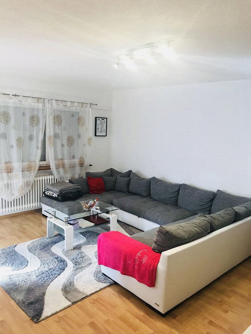 Prenájom bytu 3-izbový 60 m², Lörrach, Bádensko-Wurttembersko Prenájom bytu 3-izbový 60 m², Lörrach, Bádensko-Wurttembersko