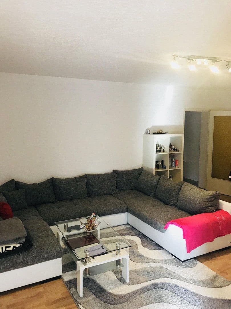 Prenájom bytu 3-izbový 60 m², Lörrach, Bádensko-Wurttembersko Prenájom bytu 3-izbový 60 m², Lörrach, Bádensko-Wurttembersko