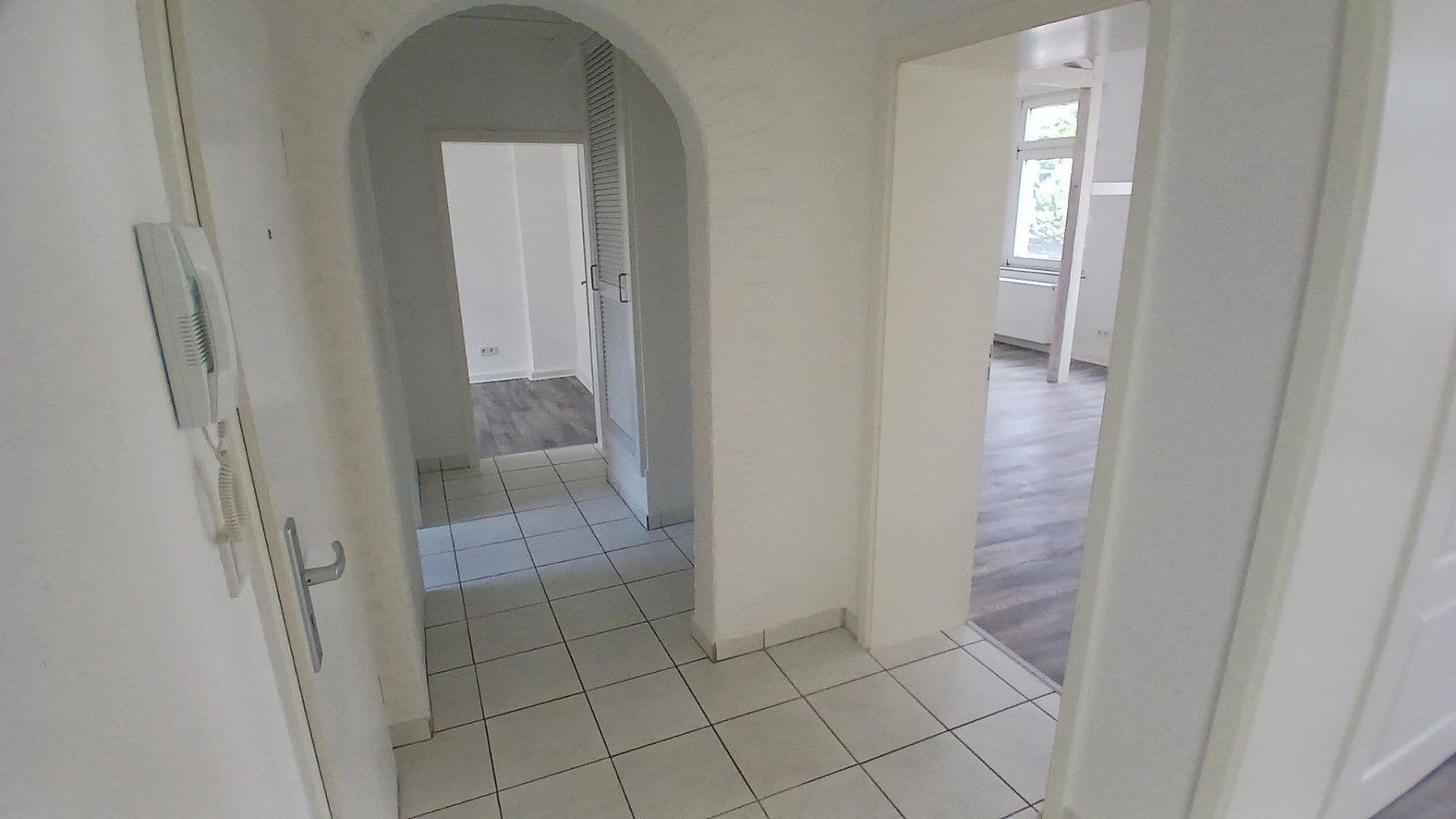 Prenájom bytu 3-izbový 89 m², Voswinckelstraße 23, Wuppertal, Severné Porýnie - Westfálsko Prenájom bytu 3-izbový 89 m², Voswinckelstraße 23, Wuppertal, Severné Porýnie - Westfálsko
