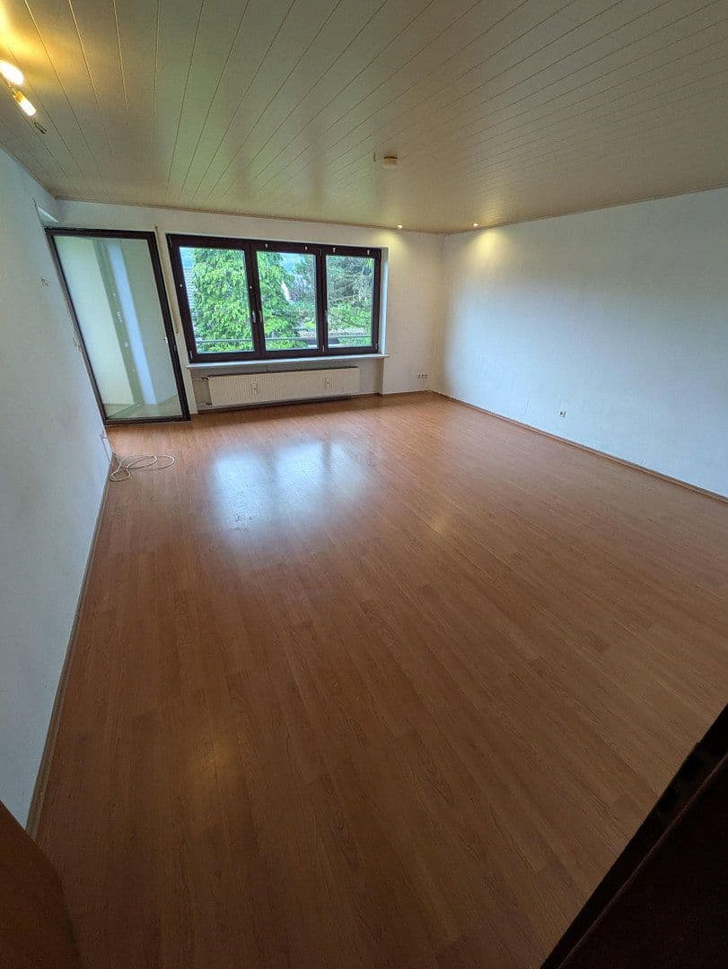 Prenájom bytu 5-izbový 124 m², Kelheim, Bavorsko Prenájom bytu 5-izbový 124 m², Kelheim, Bavorsko