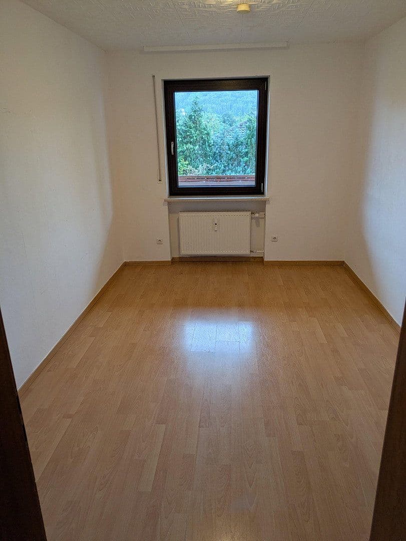Prenájom bytu 5-izbový 124 m², Kelheim, Bavorsko Prenájom bytu 5-izbový 124 m², Kelheim, Bavorsko