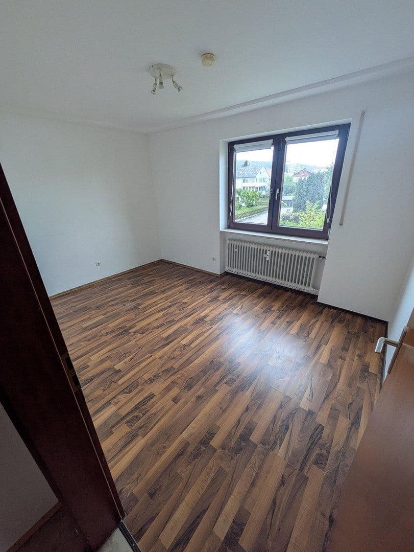 Prenájom bytu 5-izbový 124 m², Kelheim, Bavorsko Prenájom bytu 5-izbový 124 m², Kelheim, Bavorsko