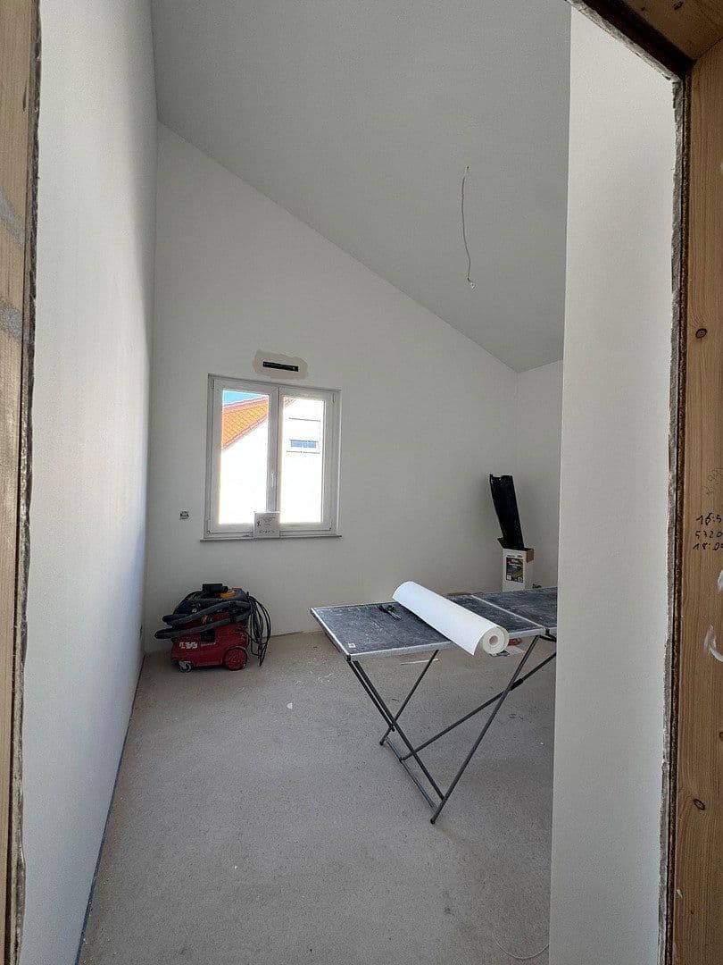 Prenájom bytu 4-izbový 99 m², Flörsheim, Hesensko Prenájom bytu 4-izbový 99 m², Flörsheim, Hesensko