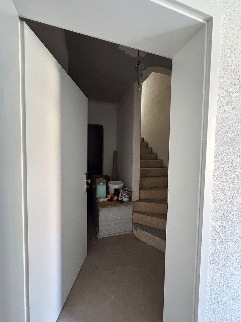 Prenájom bytu 4-izbový 99 m², Flörsheim, Hesensko Prenájom bytu 4-izbový 99 m², Flörsheim, Hesensko