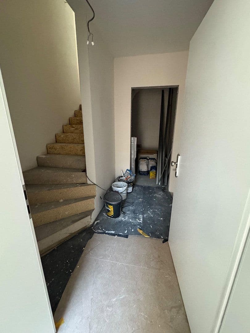 Prenájom bytu 4-izbový 99 m², Flörsheim, Hesensko Prenájom bytu 4-izbový 99 m², Flörsheim, Hesensko