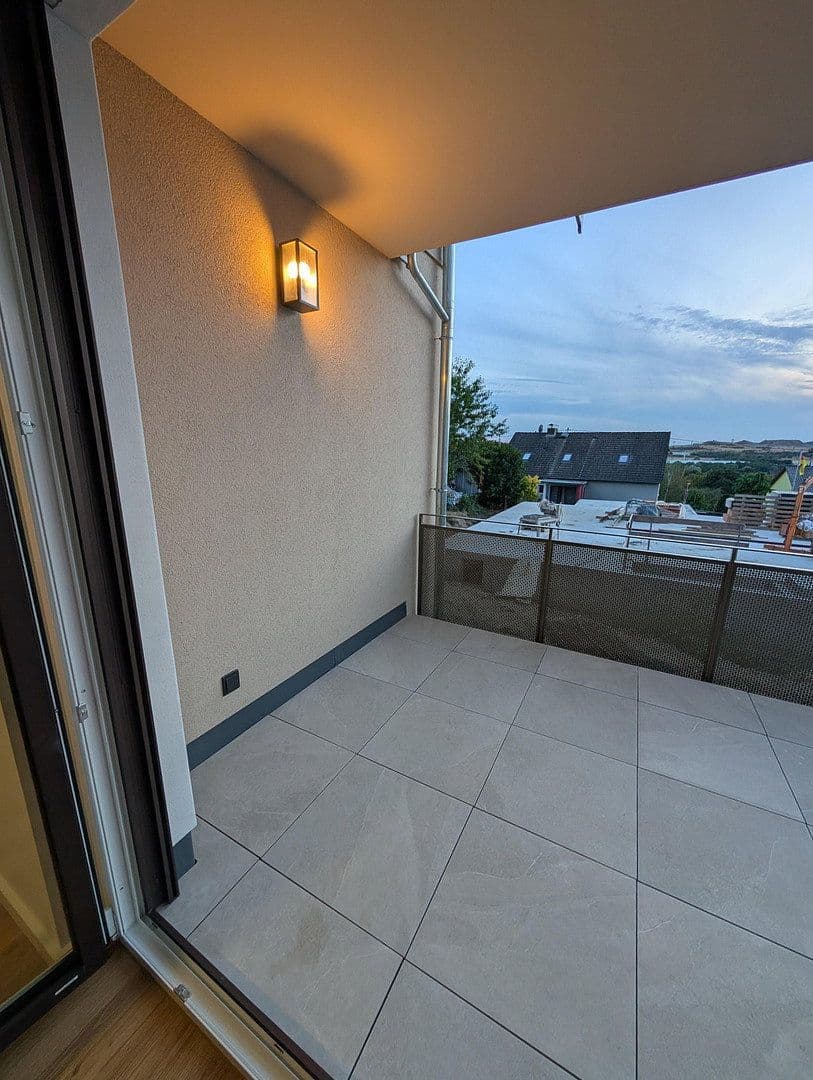Prenájom bytu 4-izbový 99 m², Flörsheim, Hesensko Prenájom bytu 4-izbový 99 m², Flörsheim, Hesensko