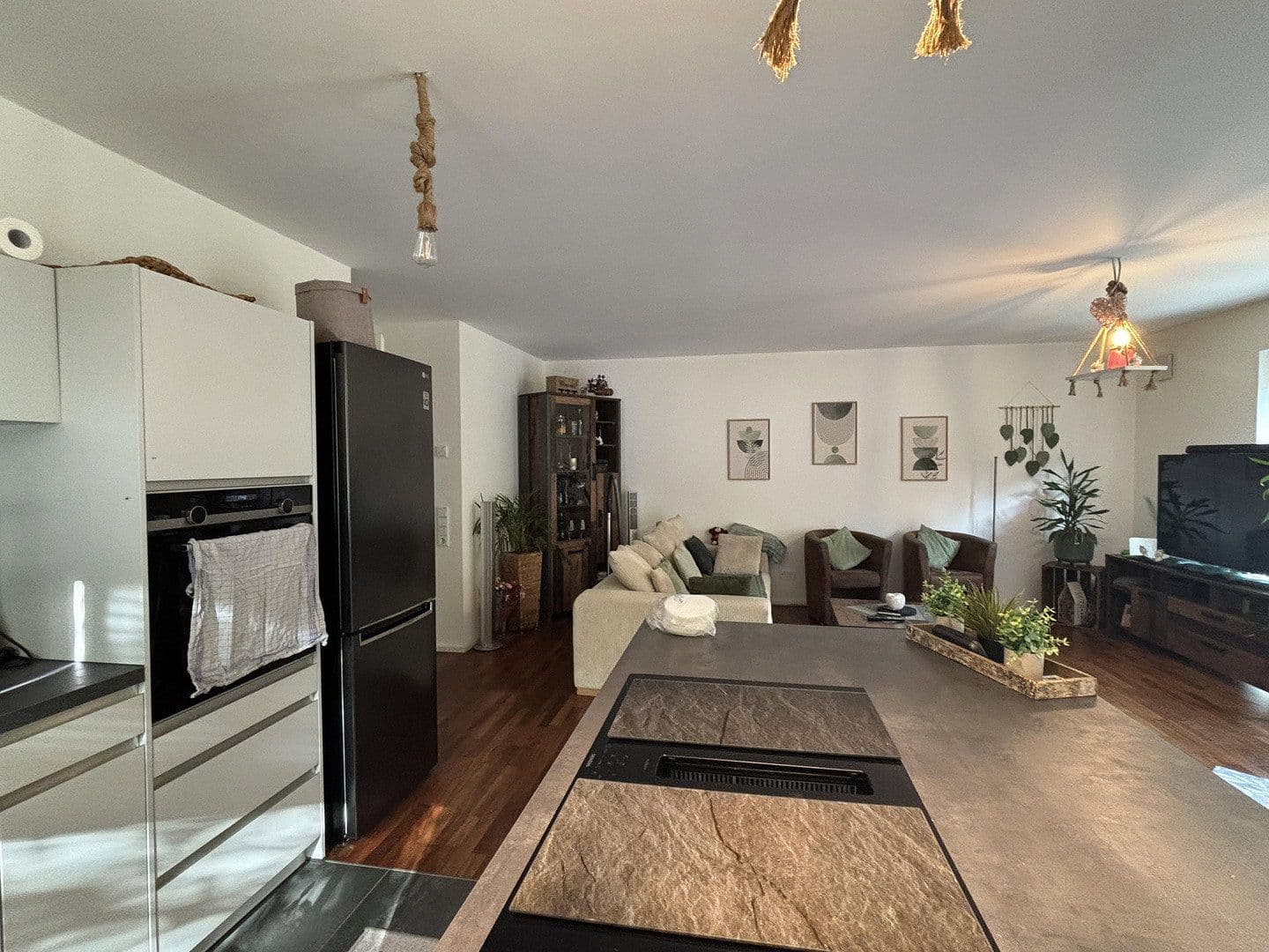 Prenájom bytu 2-izbový 70 m², Mertesdorf, Porýnie-Falcko Prenájom bytu 2-izbový 70 m², Mertesdorf, Porýnie-Falcko