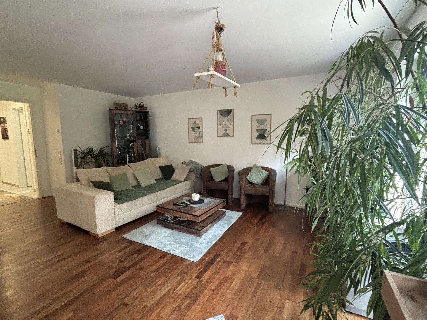 Prenájom bytu 2-izbový 70 m², Mertesdorf, Porýnie-Falcko Prenájom bytu 2-izbový 70 m², Mertesdorf, Porýnie-Falcko