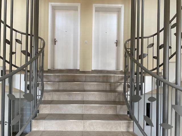 Prenájom bytu 3-izbový 120 m², Radebeul, Sasko Prenájom bytu 3-izbový 120 m², Radebeul, Sasko