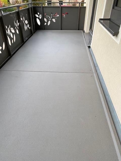 Prenájom bytu 3-izbový 120 m², Radebeul, Sasko Prenájom bytu 3-izbový 120 m², Radebeul, Sasko