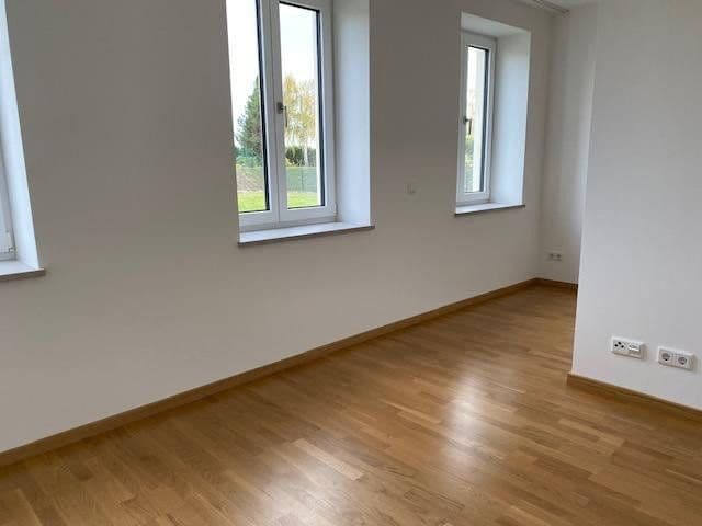 Prenájom bytu 3-izbový 120 m², Radebeul, Sasko Prenájom bytu 3-izbový 120 m², Radebeul, Sasko