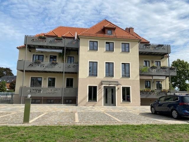 Prenájom bytu 3-izbový 120 m², Radebeul, Sasko Prenájom bytu 3-izbový 120 m², Radebeul, Sasko