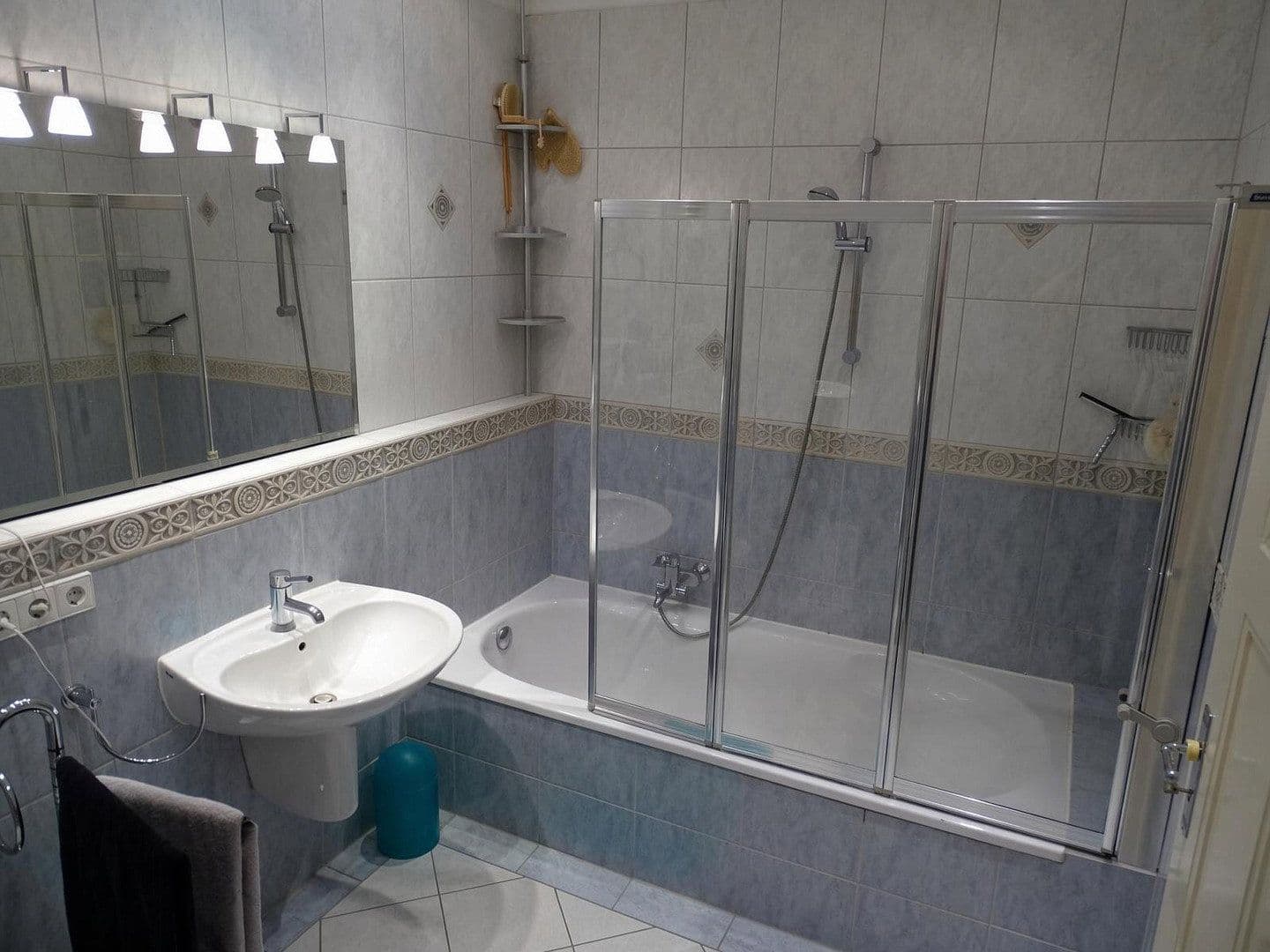 Prenájom bytu 4-izbový 170 m², Brunsbek, Šlezvicko-Holštajnsko Prenájom bytu 4-izbový 170 m², Brunsbek, Šlezvicko-Holštajnsko