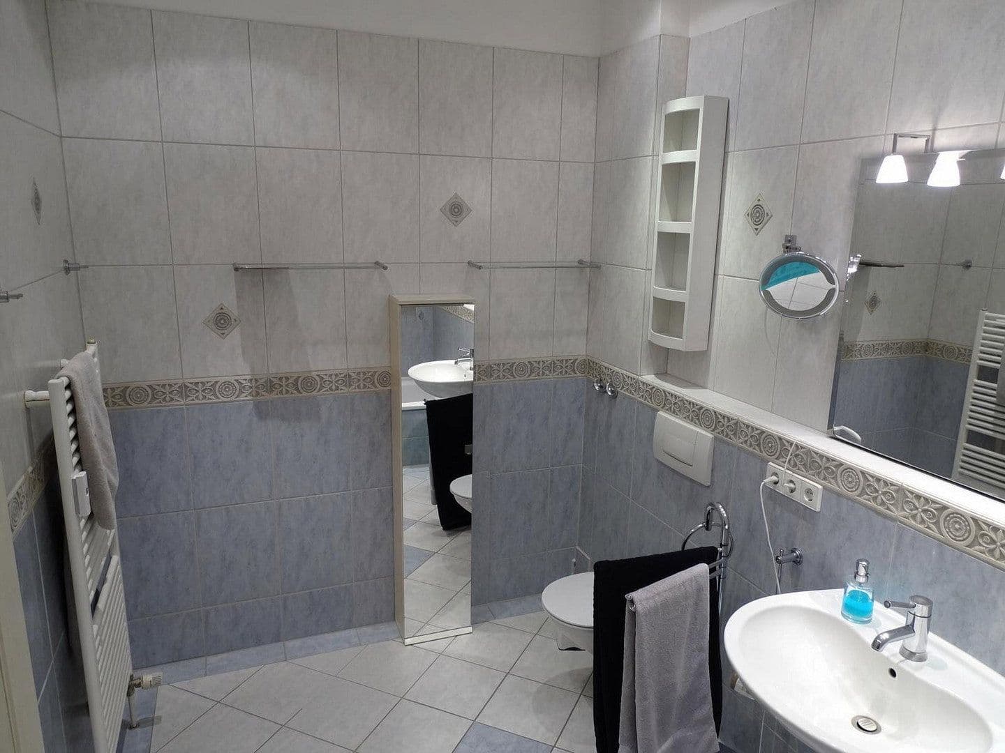 Prenájom bytu 4-izbový 170 m², Brunsbek, Šlezvicko-Holštajnsko Prenájom bytu 4-izbový 170 m², Brunsbek, Šlezvicko-Holštajnsko