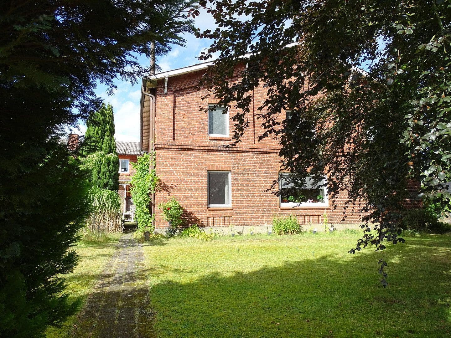 Prenájom bytu 4-izbový 170 m², Brunsbek, Šlezvicko-Holštajnsko Prenájom bytu 4-izbový 170 m², Brunsbek, Šlezvicko-Holštajnsko