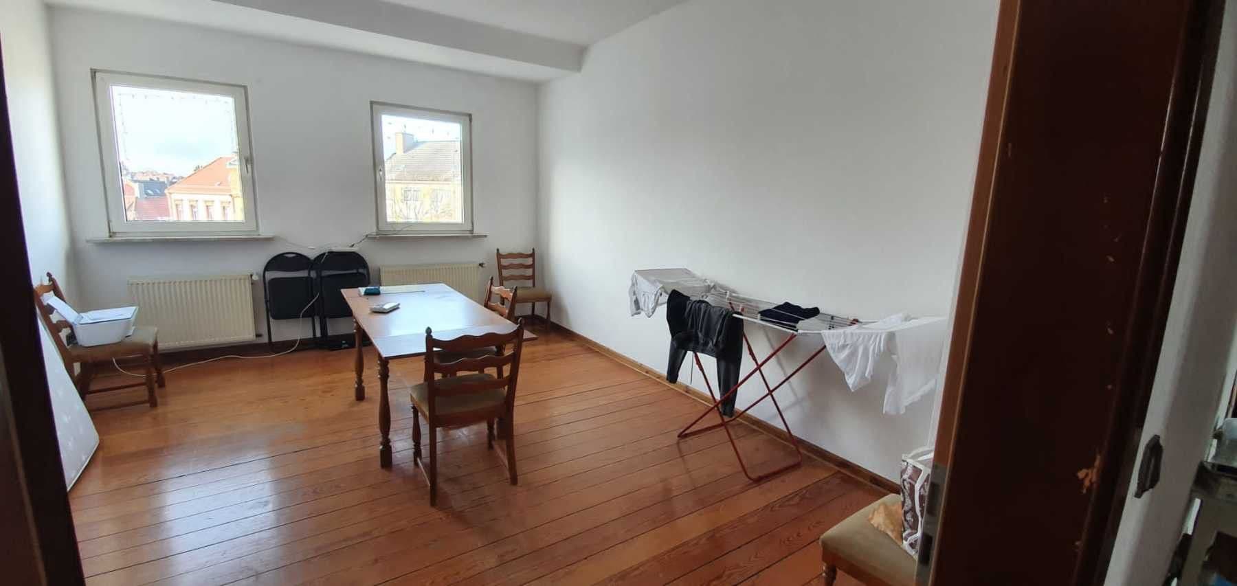 Prenájom bytu 4-izbový 126 m², Fröhnstraße 61, Pirmasens, Porýnie-Falcko Prenájom bytu 4-izbový 126 m², Fröhnstraße 61, Pirmasens, Porýnie-Falcko
