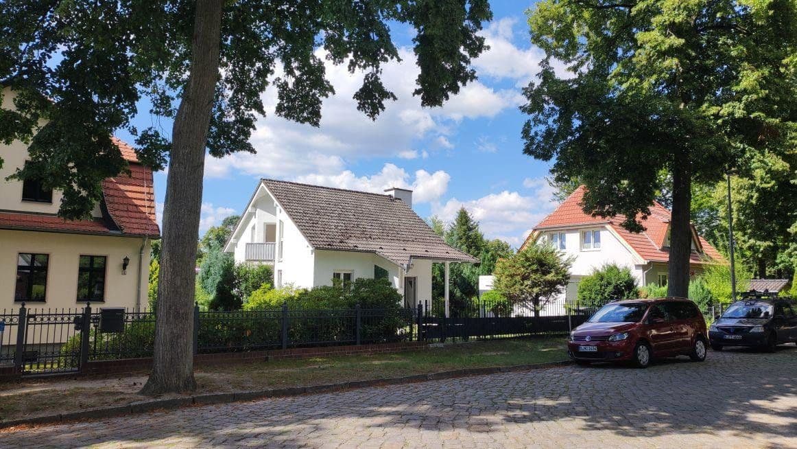 Prenájom domu 107 m², pozemok 1.080 m², Prager Str. 6, Berlin, Berlín Prenájom domu 107 m², pozemok 1.080 m², Prager Str. 6, Berlin, Berlín