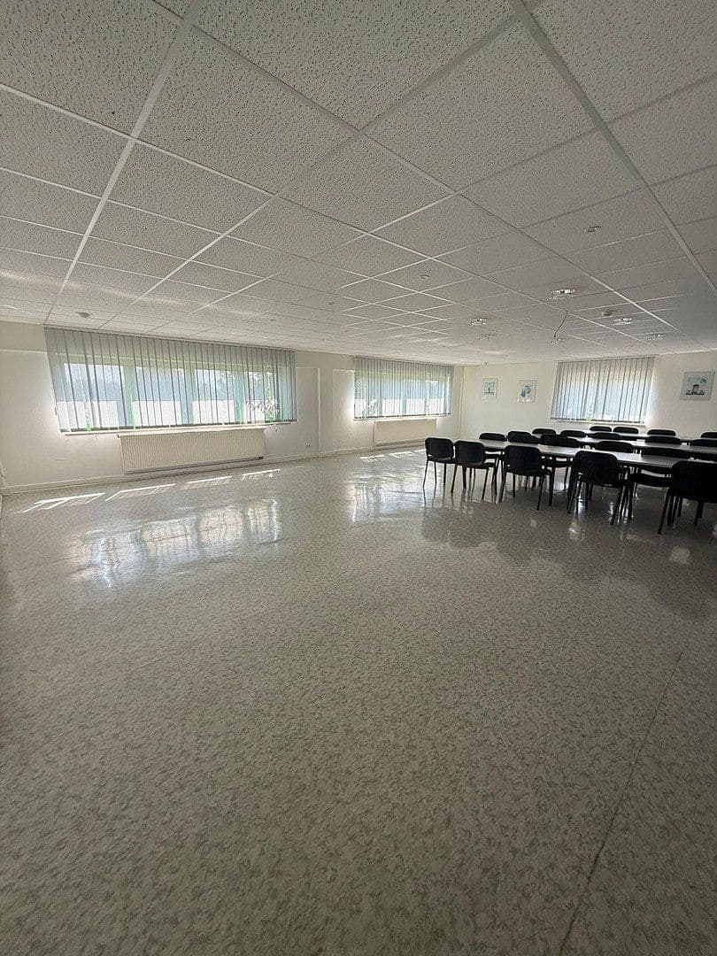 Prenájom kancelárie 400 m², Hohendorfer Marke 1, Merseburg, Sasko-Anhaltsko Prenájom kancelárie 400 m², Hohendorfer Marke 1, Merseburg, Sasko-Anhaltsko