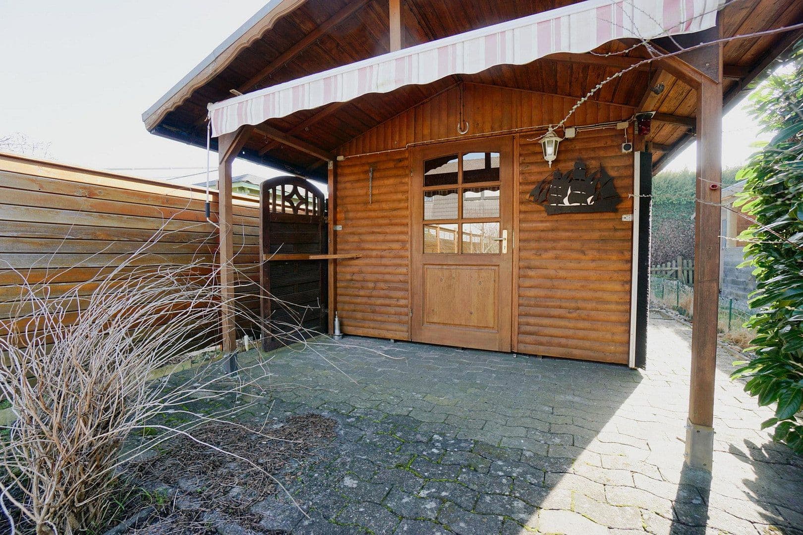 Predaj domu 105 m², pozemok 247 m², Delmenhorst, Dolné Sasko Predaj domu 105 m², pozemok 247 m², Delmenhorst, Dolné Sasko