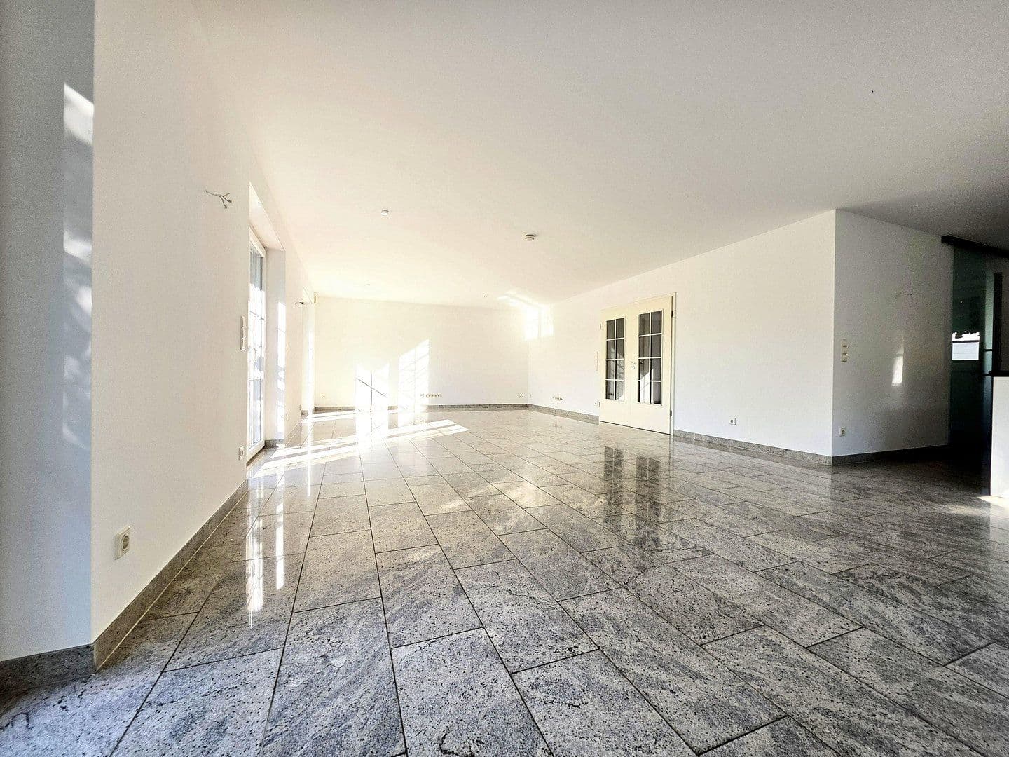 Predaj domu 179 m², pozemok 450 m², Am Schleitershof 65, Krefeld, Severné Porýnie - Westfálsko Predaj domu 179 m², pozemok 450 m², Am Schleitershof 65, Krefeld, Severné Porýnie - Westfálsko