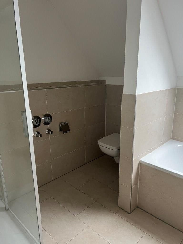 Prenájom bytu 3-izbový 104 m², Finsterwalder Str. 25, Rosenheim, Bavorsko Prenájom bytu 3-izbový 104 m², Finsterwalder Str. 25, Rosenheim, Bavorsko