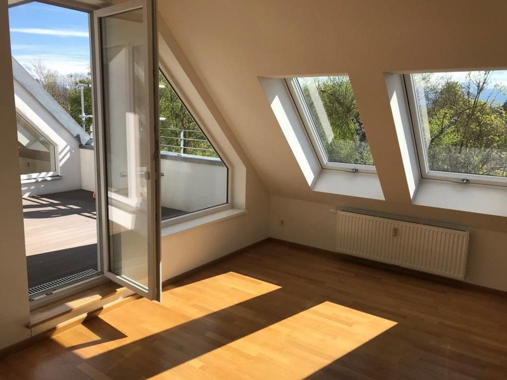 Prenájom bytu 3-izbový 104 m², Finsterwalder Str. 25, Rosenheim, Bavorsko Prenájom bytu 3-izbový 104 m², Finsterwalder Str. 25, Rosenheim, Bavorsko