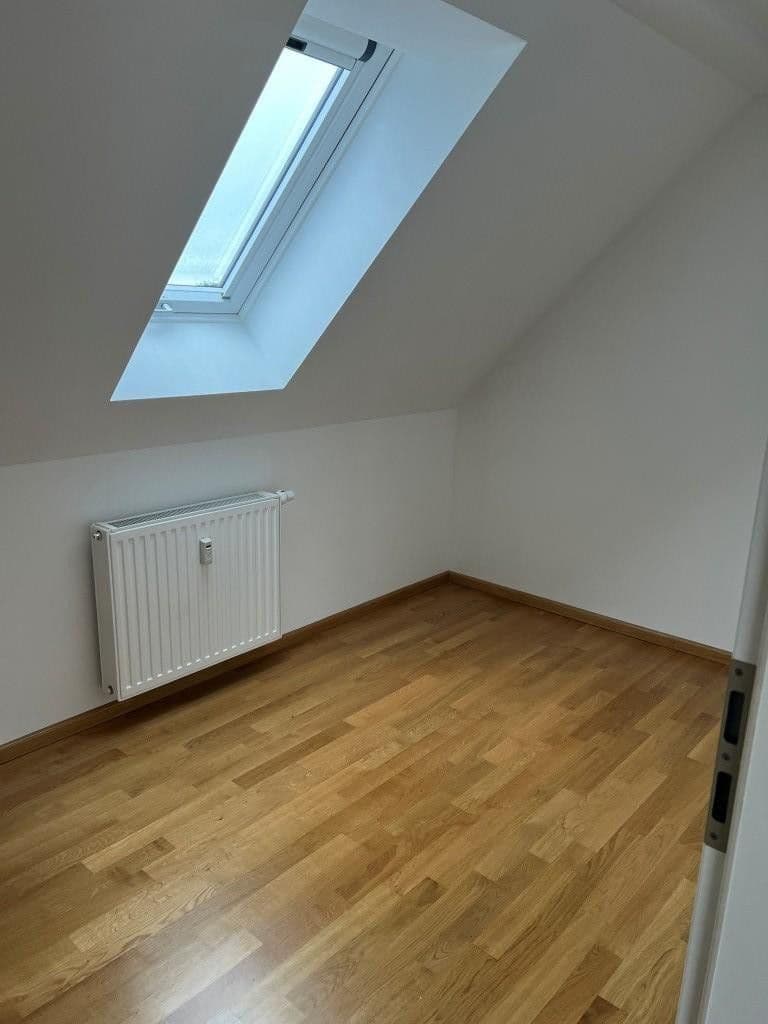 Prenájom bytu 3-izbový 104 m², Finsterwalder Str. 25, Rosenheim, Bavorsko Prenájom bytu 3-izbový 104 m², Finsterwalder Str. 25, Rosenheim, Bavorsko