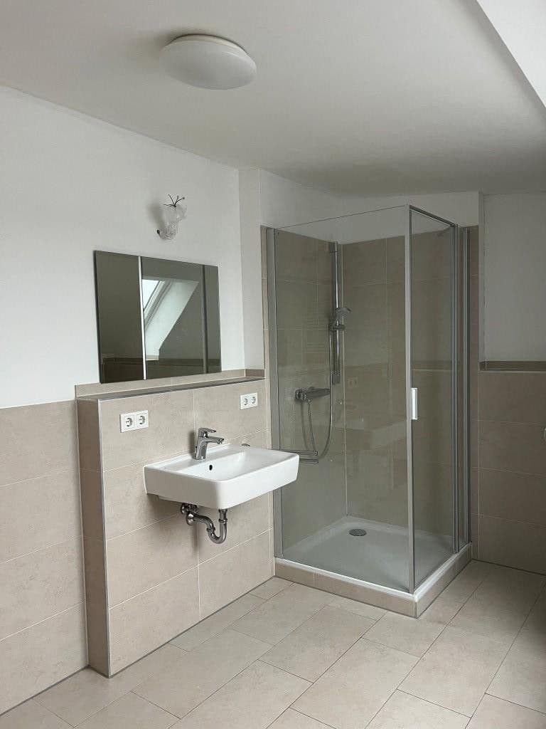 Prenájom bytu 3-izbový 104 m², Finsterwalder Str. 25, Rosenheim, Bavorsko Prenájom bytu 3-izbový 104 m², Finsterwalder Str. 25, Rosenheim, Bavorsko