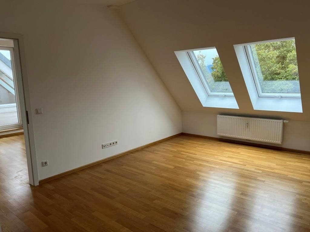 Prenájom bytu 3-izbový 104 m², Finsterwalder Str. 25, Rosenheim, Bavorsko Prenájom bytu 3-izbový 104 m², Finsterwalder Str. 25, Rosenheim, Bavorsko