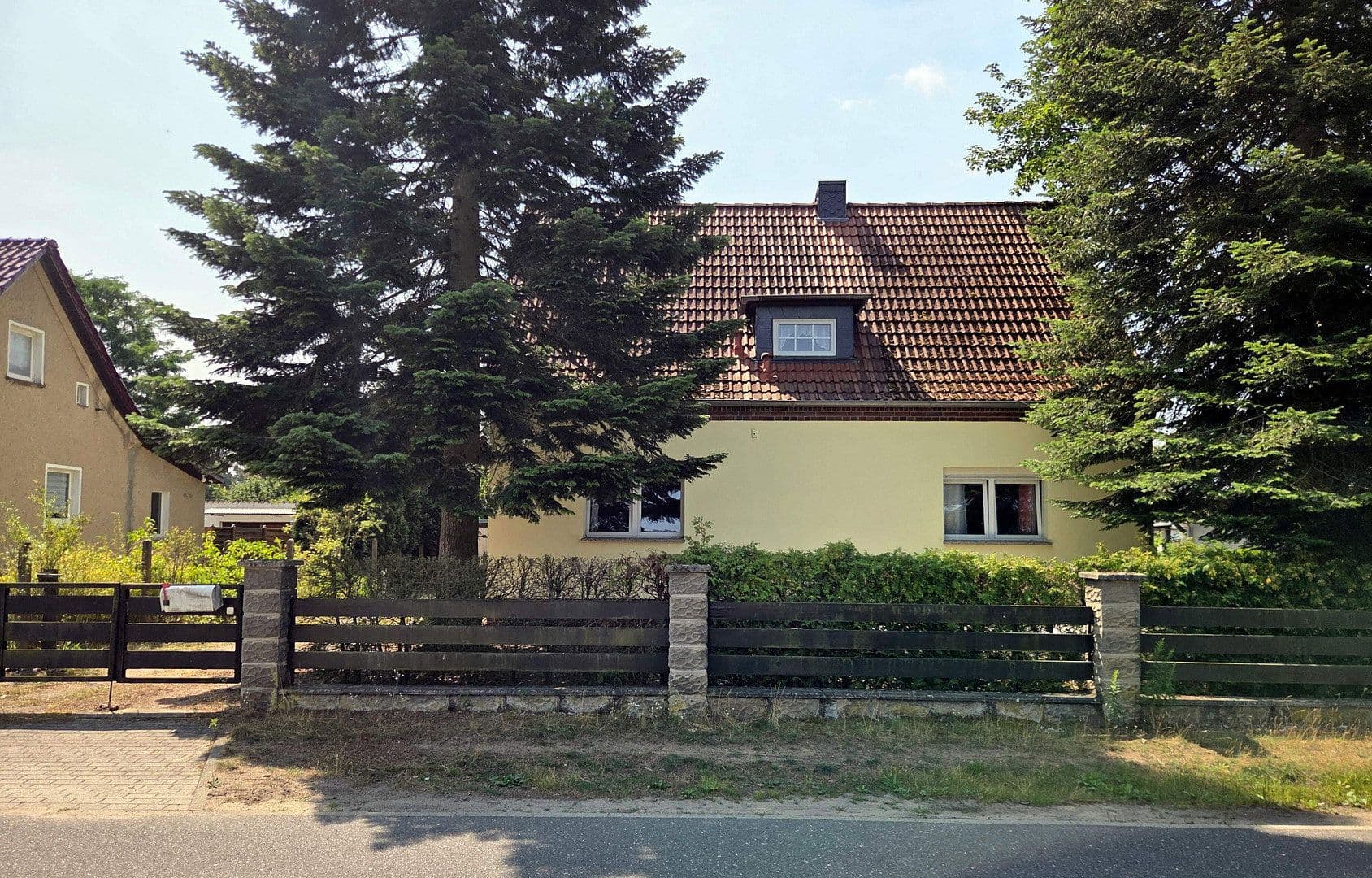 Predaj domu 195 m², pozemok 800 m², Röntgenstrasse 76, Grünheide (Mark), Brandenbursko Predaj domu 195 m², pozemok 800 m², Röntgenstrasse 76, Grünheide (Mark), Brandenbursko
