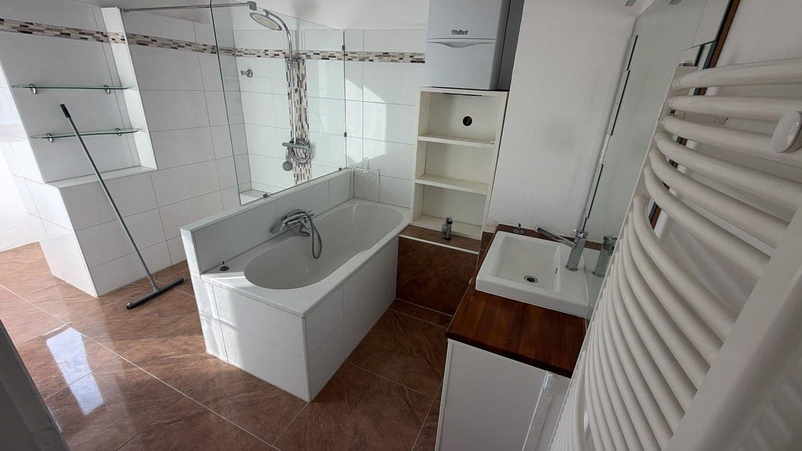 Prenájom bytu 3-izbový 100 m², Geigerstraße 9, Pforzheim, Bádensko-Wurttembersko Prenájom bytu 3-izbový 100 m², Geigerstraße 9, Pforzheim, Bádensko-Wurttembersko