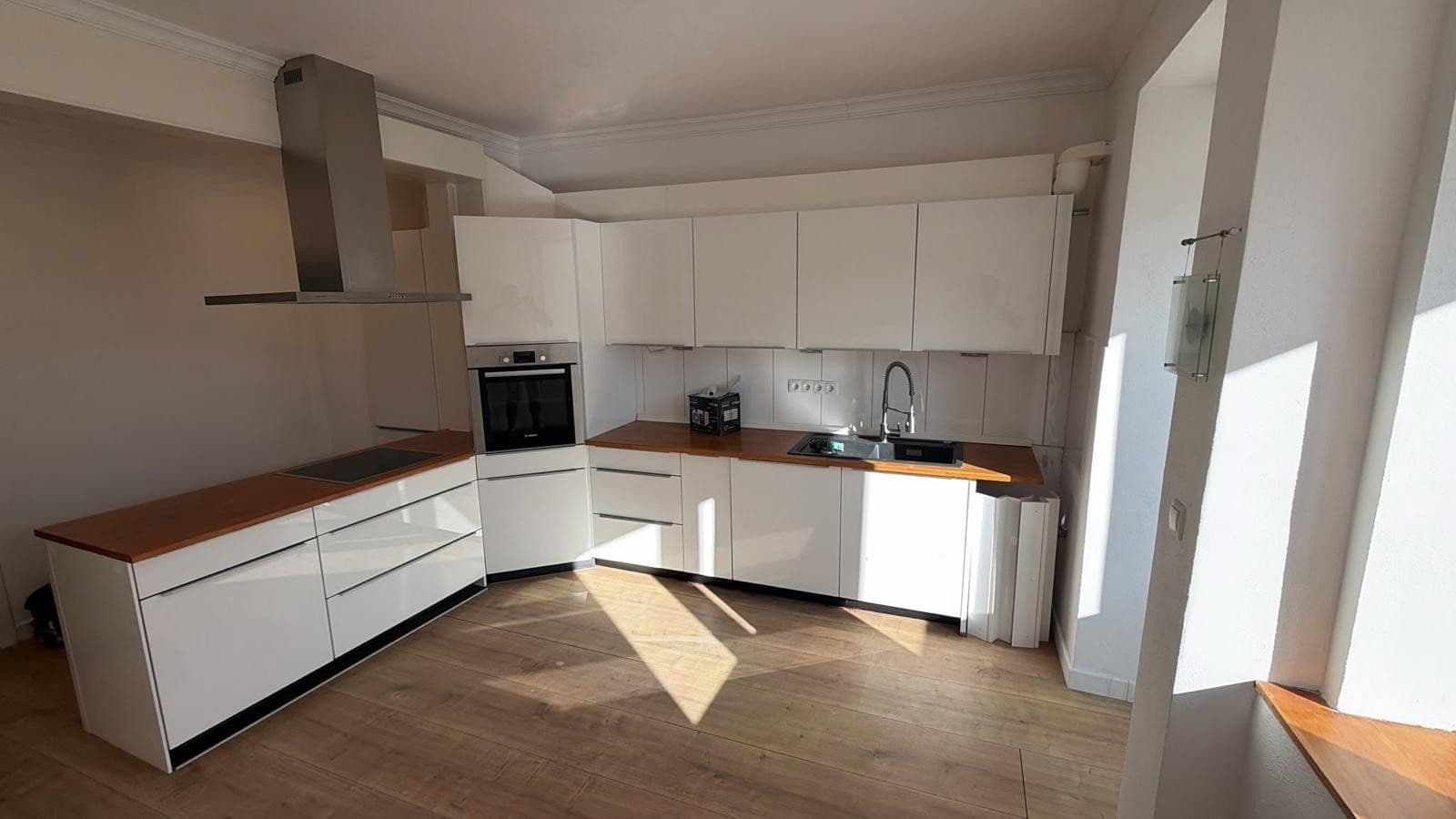 Prenájom bytu 3-izbový 100 m², Geigerstraße 9, Pforzheim, Bádensko-Wurttembersko Prenájom bytu 3-izbový 100 m², Geigerstraße 9, Pforzheim, Bádensko-Wurttembersko