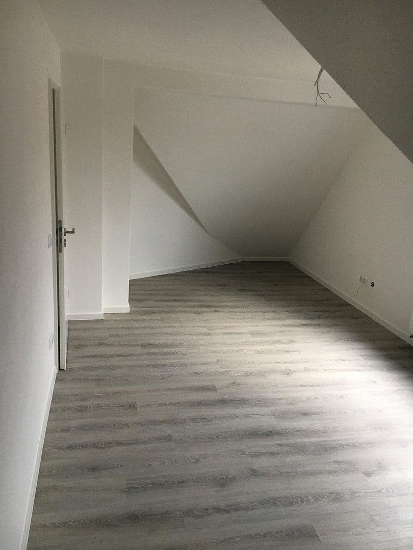 Prenájom bytu 3-izbový 90 m², Marburger Str. 88, Marburg, Hesensko Prenájom bytu 3-izbový 90 m², Marburger Str. 88, Marburg, Hesensko