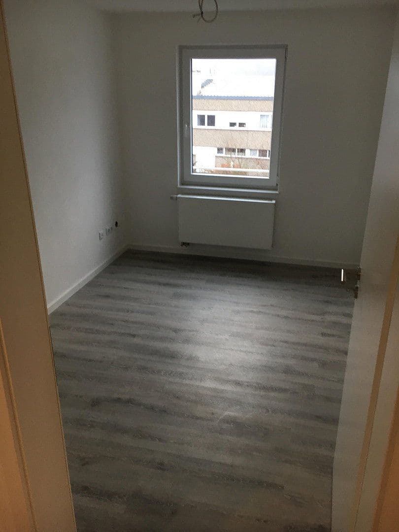 Prenájom bytu 3-izbový 90 m², Marburger Str. 88, Marburg, Hesensko Prenájom bytu 3-izbový 90 m², Marburger Str. 88, Marburg, Hesensko