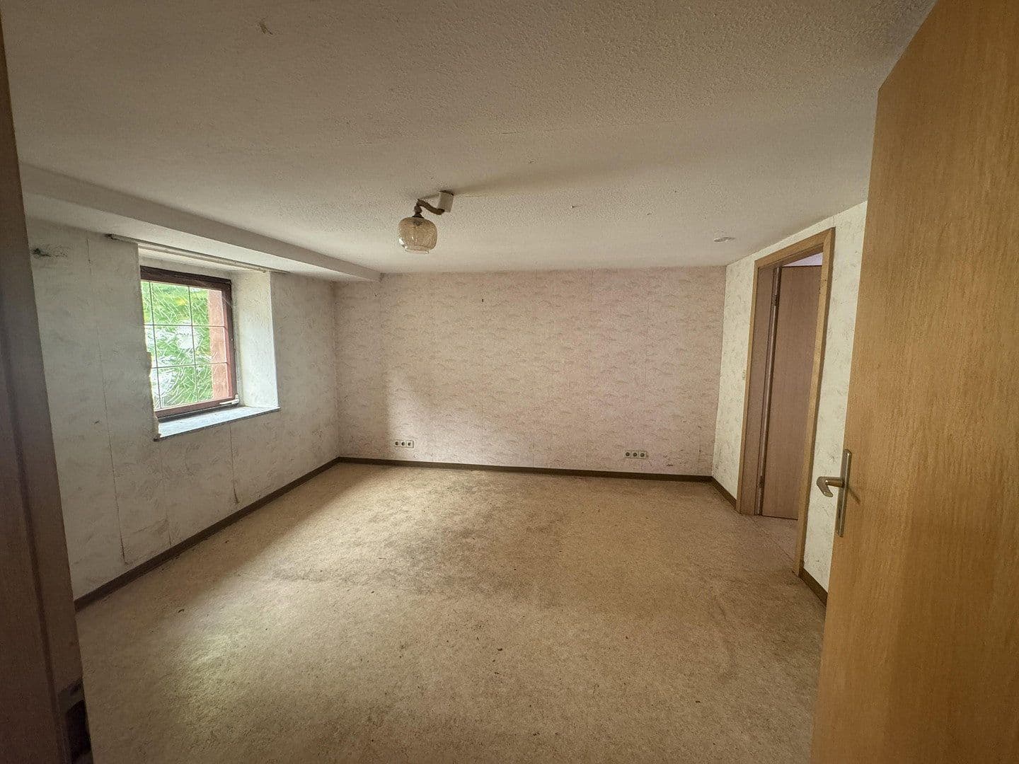 Predaj domu 180 m², pozemok 440 m², Kirchgasse 2, Lauterecken, Porýnie-Falcko Predaj domu 180 m², pozemok 440 m², Kirchgasse 2, Lauterecken, Porýnie-Falcko