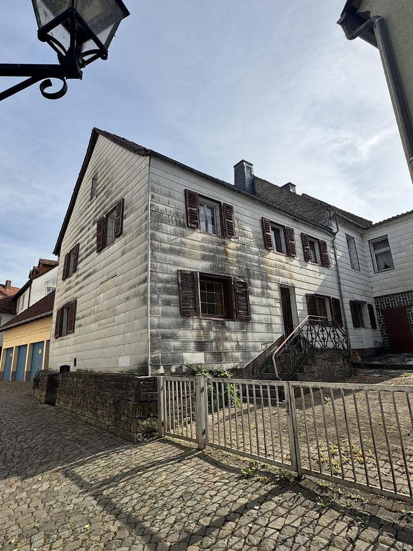 Predaj domu 180 m², pozemok 440 m², Kirchgasse 2, Lauterecken, Porýnie-Falcko Predaj domu 180 m², pozemok 440 m², Kirchgasse 2, Lauterecken, Porýnie-Falcko
