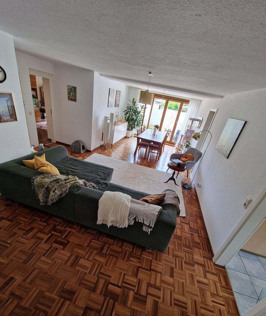 Prenájom bytu 3-izbový 98 m², Hauptstrasse 90, Winnenden, Bádensko-Wurttembersko Prenájom bytu 3-izbový 98 m², Hauptstrasse 90, Winnenden, Bádensko-Wurttembersko