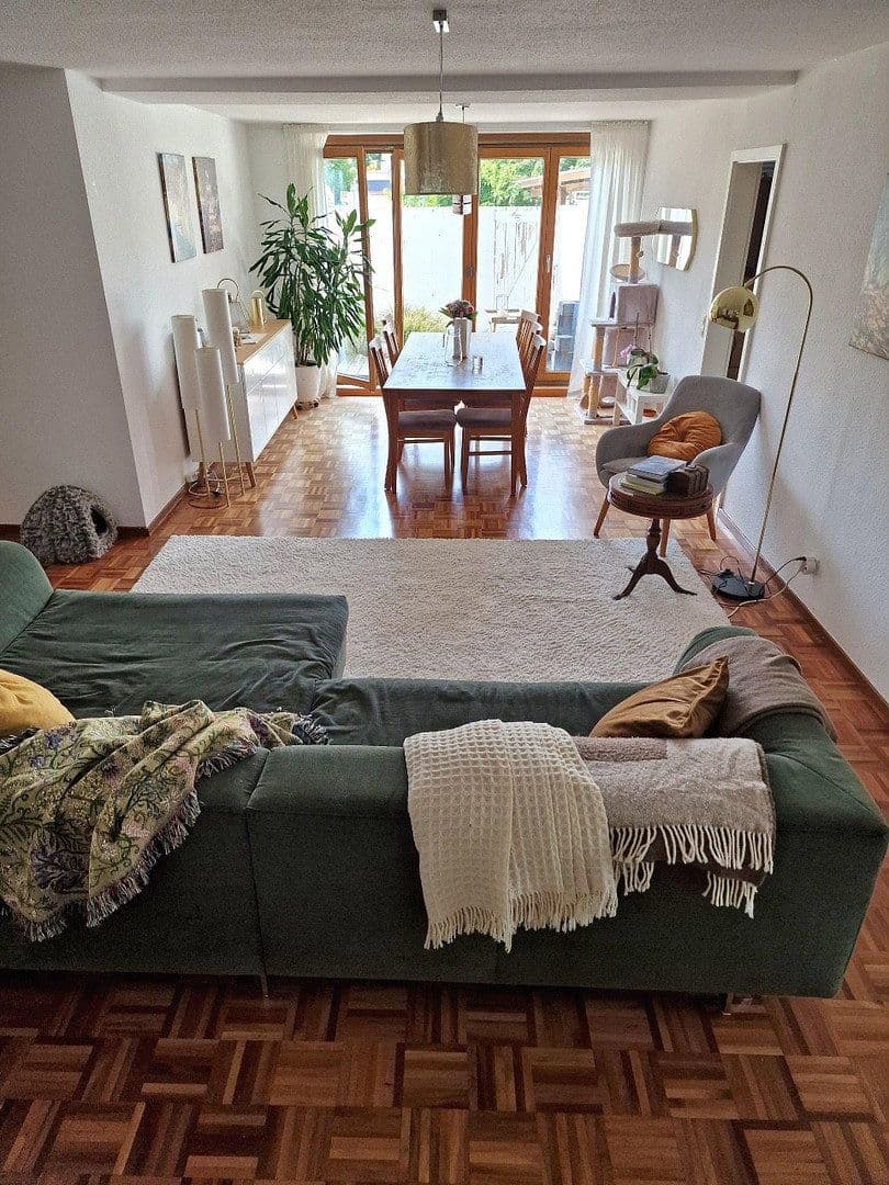 Prenájom bytu 3-izbový 98 m², Hauptstrasse 90, Winnenden, Bádensko-Wurttembersko Prenájom bytu 3-izbový 98 m², Hauptstrasse 90, Winnenden, Bádensko-Wurttembersko
