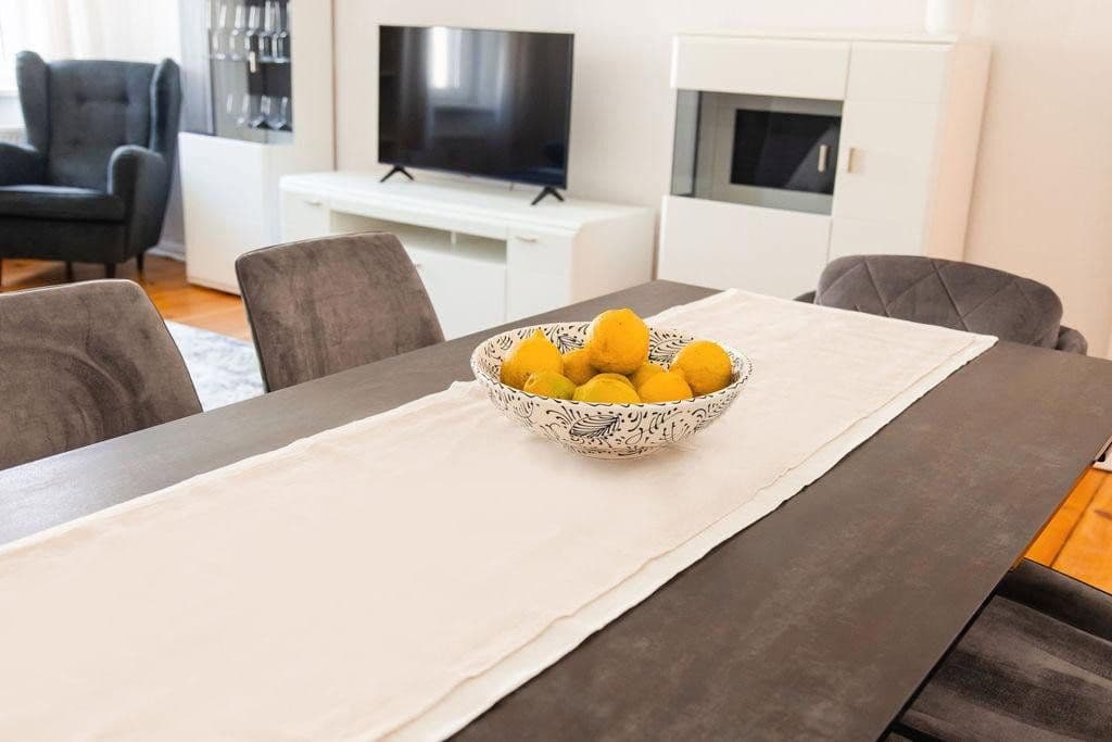 Prenájom bytu 2-izbový 62 m², Schlegelstrasse 11, Berlin, Berlín Prenájom bytu 2-izbový 62 m², Schlegelstrasse 11, Berlin, Berlín