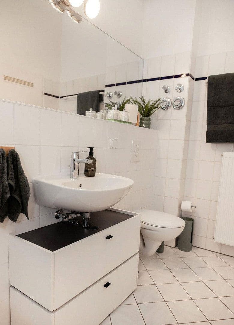 Prenájom bytu 2-izbový 62 m², Schlegelstrasse 11, Berlin, Berlín Prenájom bytu 2-izbový 62 m², Schlegelstrasse 11, Berlin, Berlín