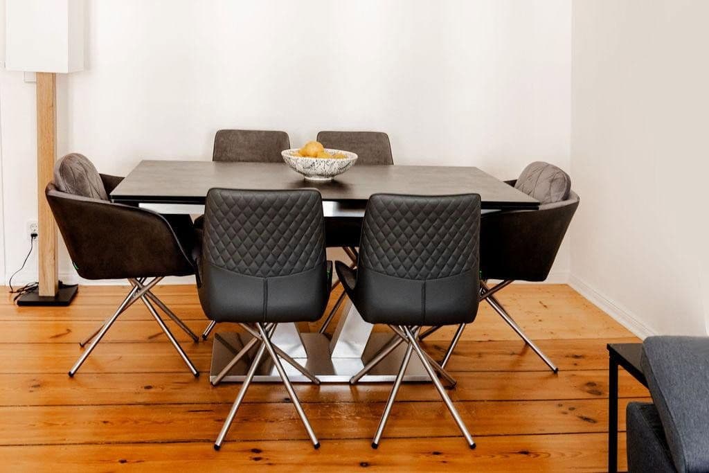 Prenájom bytu 2-izbový 62 m², Schlegelstrasse 11, Berlin, Berlín Prenájom bytu 2-izbový 62 m², Schlegelstrasse 11, Berlin, Berlín