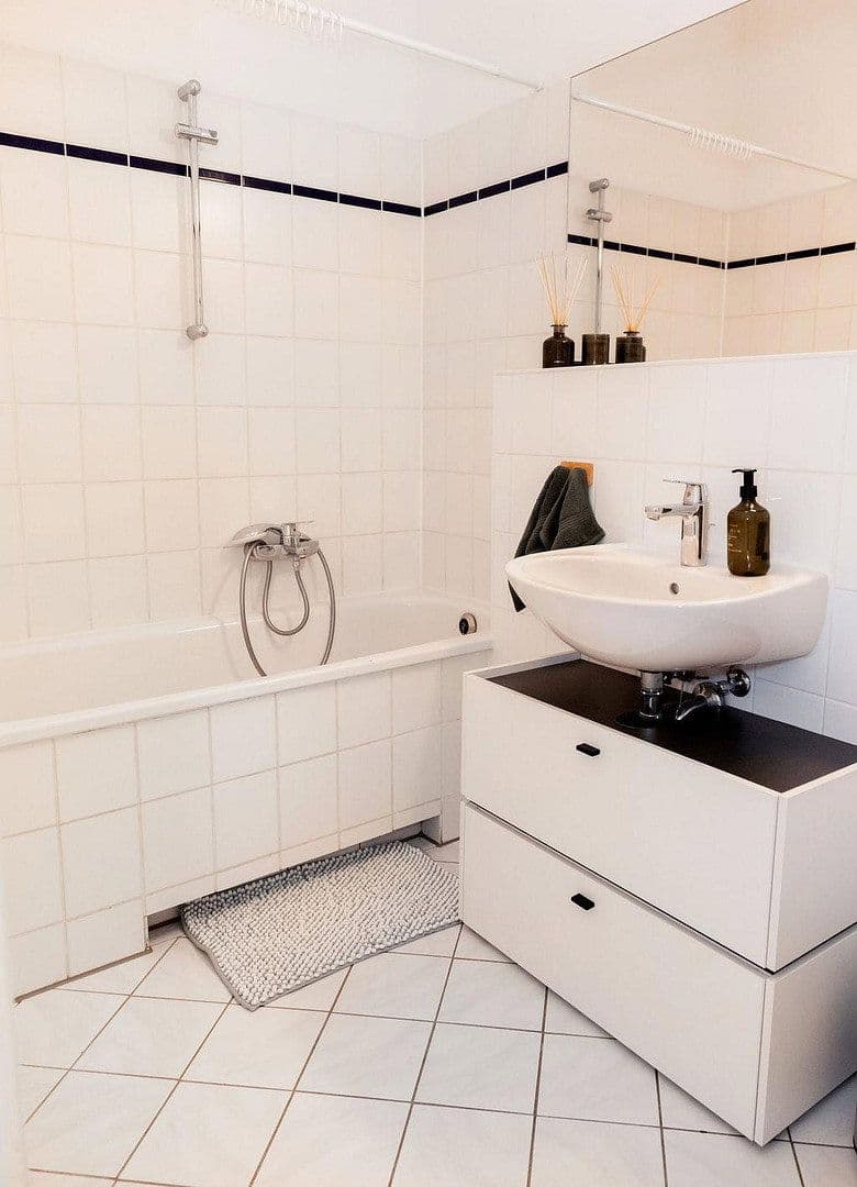Prenájom bytu 2-izbový 62 m², Schlegelstrasse 11, Berlin, Berlín Prenájom bytu 2-izbový 62 m², Schlegelstrasse 11, Berlin, Berlín
