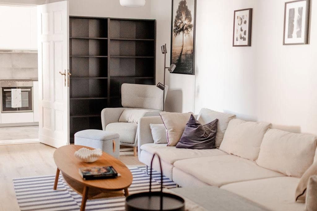 Prenájom bytu 1-izbový 55 m², Schlegelstrasse 11, Berlin, Berlín Prenájom bytu 1-izbový 55 m², Schlegelstrasse 11, Berlin, Berlín