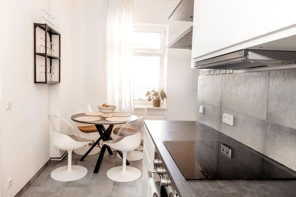 Prenájom bytu 1-izbový 55 m², Schlegelstrasse 11, Berlin, Berlín Prenájom bytu 1-izbový 55 m², Schlegelstrasse 11, Berlin, Berlín