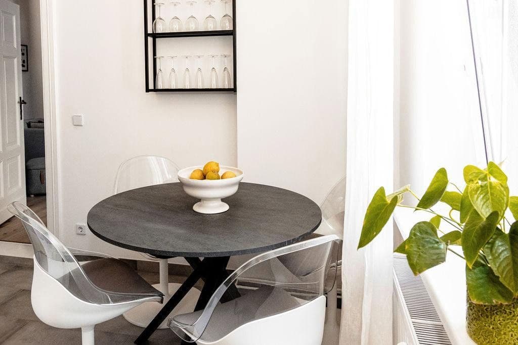 Prenájom bytu 1-izbový 55 m², Schlegelstrasse 11, Berlin, Berlín Prenájom bytu 1-izbový 55 m², Schlegelstrasse 11, Berlin, Berlín